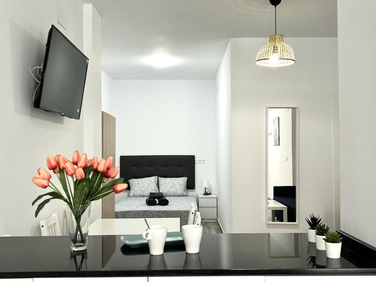Los Tilos Suites-Vialia มาลากา ภายนอก รูปภาพ